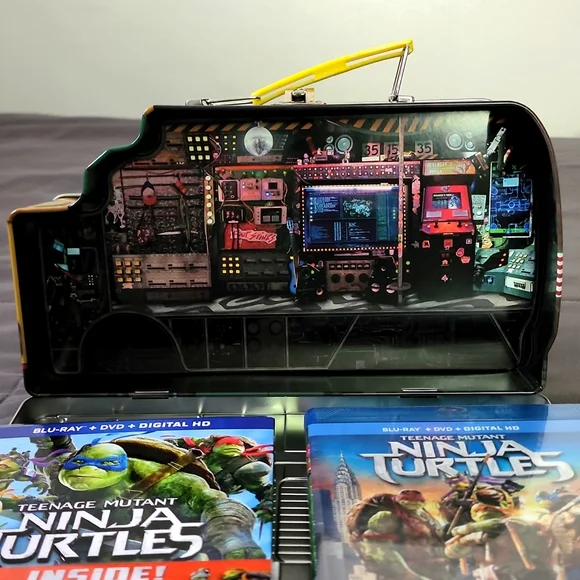 Teenage Mutant Ninja Turtles. Collectible Turtle Lunchbox Gift Set - Picture 8 of 13